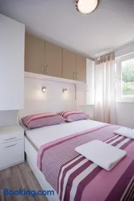 Charming villa with sea view and swimming pool - Image 2