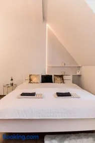 GoldenEye Apartment Center - Image 3