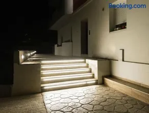 Green Apartment in the Hill - Image 3