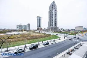 PlanURstay- Mississauga Downtown Square One Shopping Centre - Image 1