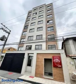 Flat Super Luxo - Central - Otima localizacao - Novo - Image 1