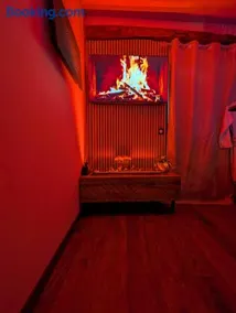 Loveroom Romantique avec Spa et Secret Room - A proximité des Lacs - La Mure - Image 3