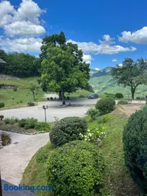 LA SOURCE Jacquet depuis 1954 Hôtel et Studio - Image 2