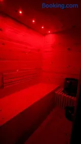 Love and Côte Love room avec jacuzzi et sauna privé - Image 3