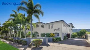 Brigata Townhouse with Pool and Parking - Image 4