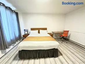 Modern Stylish 4Bed 2 Bath in Pitsea, Basildon Essex 2 Free Carpark - Image 1