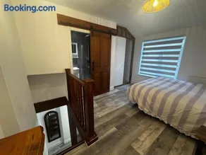 Marine Apartment Beachfront Sleeps 4 - Image 4