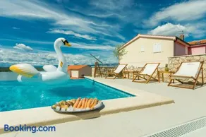 Luxury Villa Allen with Pool - Image 1