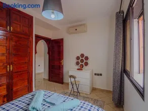 Family Illuminated Apartment With Pool - Image 2