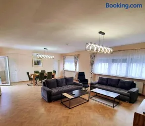OVER RIVER near FRANKFURT-130 QM-4 ROOMS- 6 BEDS-PARKING-AIR CONDITIONER - Image 2