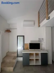 Studio cosy et climatisé - Tout équipé - Parking privé - Image 5