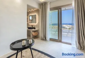Ocean Pearl Luxurious Suite - Image 2