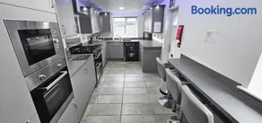Bridge St 6 Bedroom House - Tranent - Image 2
