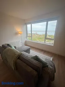 Sea View Apartment - Image 1