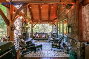 Luxury Riverfront Lodge - Sleeps 12, VIEWS, Fireplaces, Dogs OK - Image 1