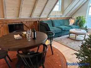 Elegant Private Barn Apartment in E Dover with 50 mile view - Image 3