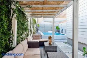 Luxury 5 bedroom villa with private Rooftop - Image 4