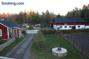 Haga gård och Stall - Image 2
