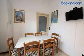 Holiday House - Image 4