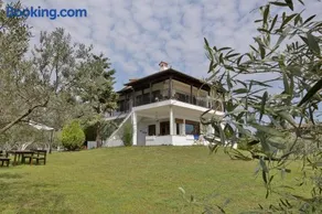 OlympPlace Olive House-Ground floor - Image 3