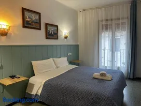 P&R hostals Maria Rosa - Image 3