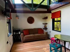 0'Bama - Unique Upcycled Tiny House - Image 3
