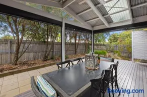 3 Bedroom Townhouse on Anderson - Image 5