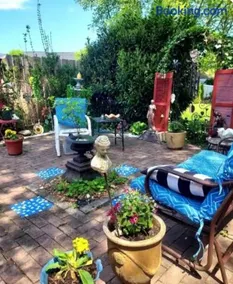 George School Garden Homestay - Image 2