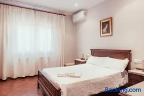 Casa con jardín en Valdepeñas, Casa León - Image 2