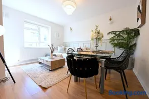 Central City Zone 1 Trendy Shoreditch Large 3 bed - Image 1