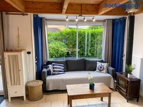 Maison calme et lumineuse de plain-pied, jardin et piscine - Image 2