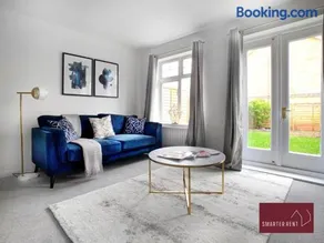 Bracknell - Modern 2 Bedroom House - With Parking - Image 4