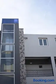Golden Beach Hotel - Image 4