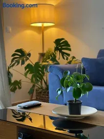 Cosy Apartment With Sea View Close To The Beach - Image 2