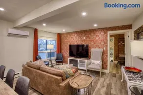 Rustic Elegant Stays in Niagara Benchlands - Image 3