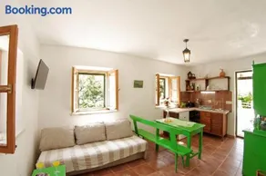 Charming House Selca + BBQ - Image 2
