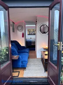The Carriage Lorry at Tilleys Glamping - Image 4