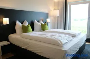 LH Hotel by WMM Hotels - Image 4