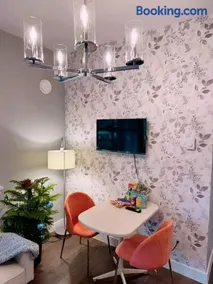 Lovely 2 bedroom suite in Langford - Image 1