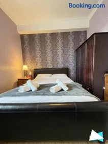 Edinburgh Hymarket 2bed modern apartment - Image 2