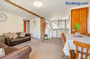 Tawny cottage - Image 3