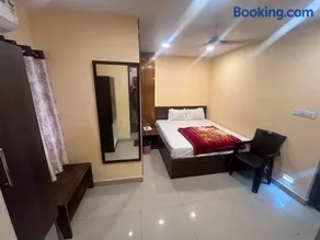 Hotel Royal Palace - Image 1