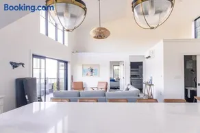 Deliver Me 2BR Cottage - Image 3