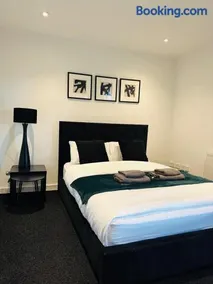Cozy 1 bed city apartment - Image 5