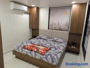A beautiful luxury room with private entry - Image 2