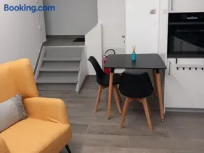 Sophie's Cozy Maisonette - Image 1