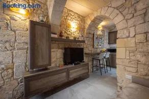 Historic Mdina Maisonette - Image 1