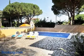 Pinedes - Image 5