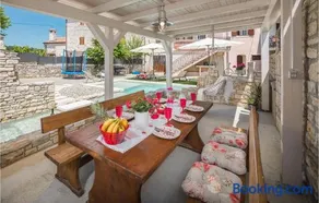 Cozy Home In Peresiji - Image 4