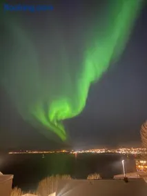 Rom med sjøutsikt sentralt på Finnsnes - Image 3